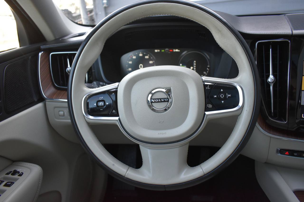 Used 2019 Volvo XC60 T8 Inscription w/ Advanced Package AWD/4WD image 14