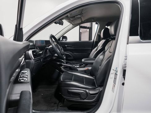 Used 2024 Kia Telluride LX image 28