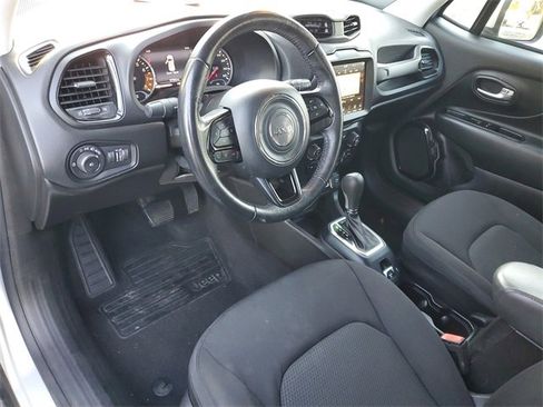 Used 2020 Jeep Renegade Altitude w/ UConnect 8.4 Nav Group image 17