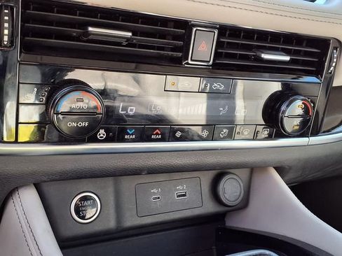 Used 2023 Nissan Rogue SL w/ SL Premium Package FWD image 7