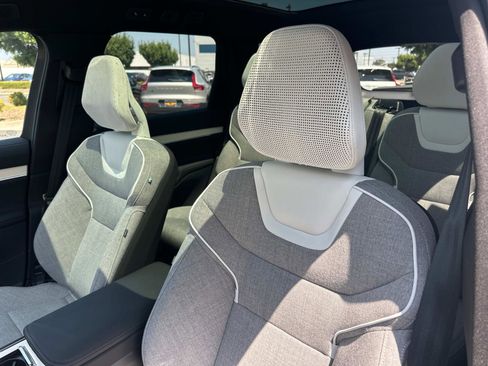 New 2025 Volvo EX90 Ultra image 15
