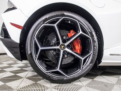 Used 2020 Lamborghini Huracan EVO image 49