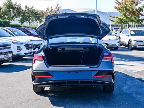 New 2026 Hyundai Elantra SEL Sport image 7