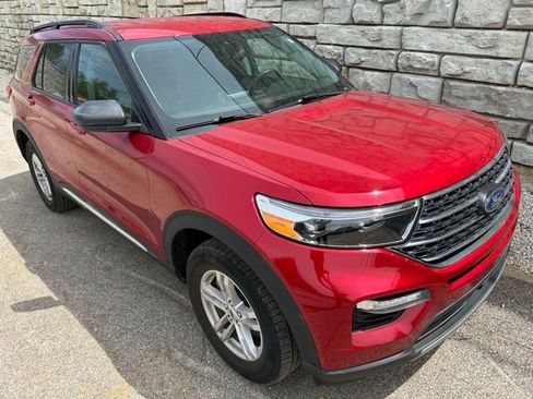 Used 2023 Ford Explorer XLT w/ Equipment Group 202A AWD/4WD image 7