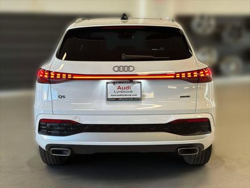 Used 2025 Audi Q5 Premium w/ Convenience Package image 5