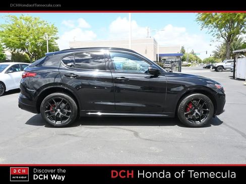 Used 2020 Alfa Romeo Stelvio Ti Sport w/ Quick Order Package 22S Sport AWD/4WD image 5