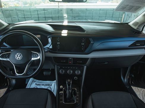 Used 2022 Volkswagen Taos SE image 23