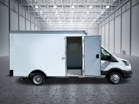 Used 2023 Ford Transit 350 DRW RWD image 6