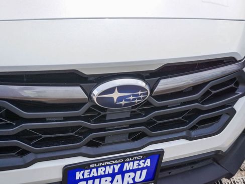 Used 2024 Subaru Crosstrek 2.5i Limited w/ Crosstrek Mirror Package AWD/4WD image 11