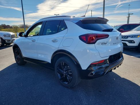 Used 2024 Buick Encore GX Sport Touring image 7