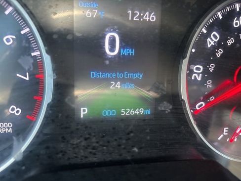 Used 2021 Toyota RAV4 LE AWD/4WD image 23