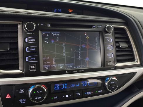 Used 2016 Toyota Highlander Limited Platinum AWD/4WD image 24