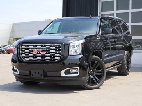 Used 2018 GMC Yukon Denali w/ Denali Ultimate Package AWD/4WD image 3