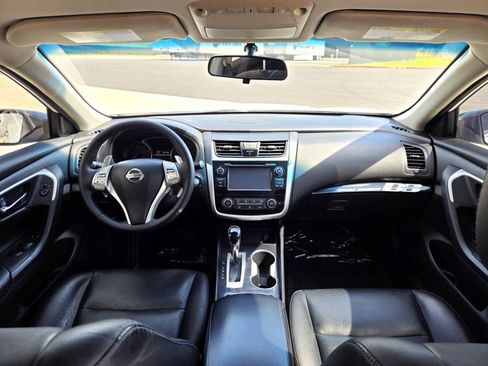 Used 2018 Nissan Altima 2.5 SR w/ SR Midnight Edition FWD image 18