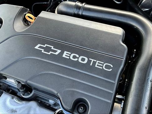 Used 2018 Chevrolet Malibu LT w/ Leather Package image 32