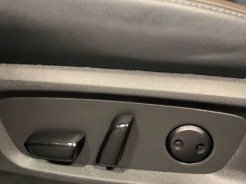 Used 2024 Nissan Pathfinder Platinum w/ Cargo Package image 38