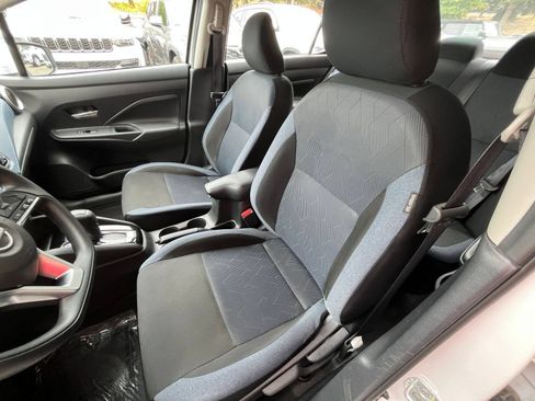 Used 2025 Nissan Versa SV FWD image 35