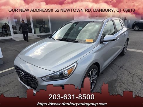 Used 2020 Hyundai Elantra GT image 1
