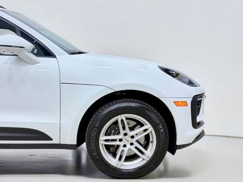 Used 2022 Porsche Macan AWD/4WD image 5
