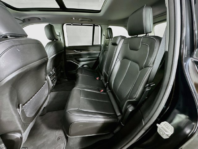Used 2023 Jeep Grand Cherokee 4WD 4xe w/ Luxury Tech Group II image 28