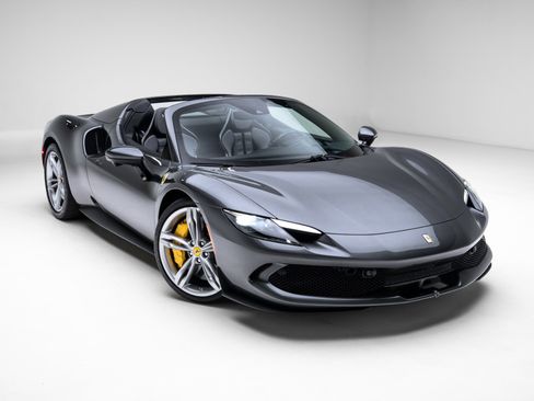 Used 2025 Ferrari 296 GTS image 22