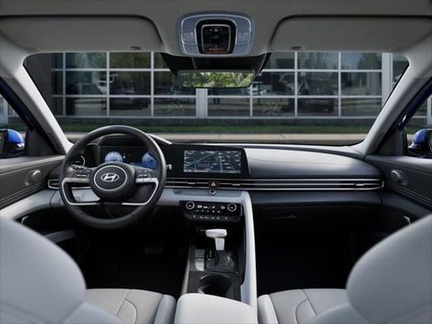 New 2025 Hyundai Elantra Limited image 17