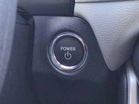 Used 2025 Toyota RAV4 XLE AWD/4WD image 27