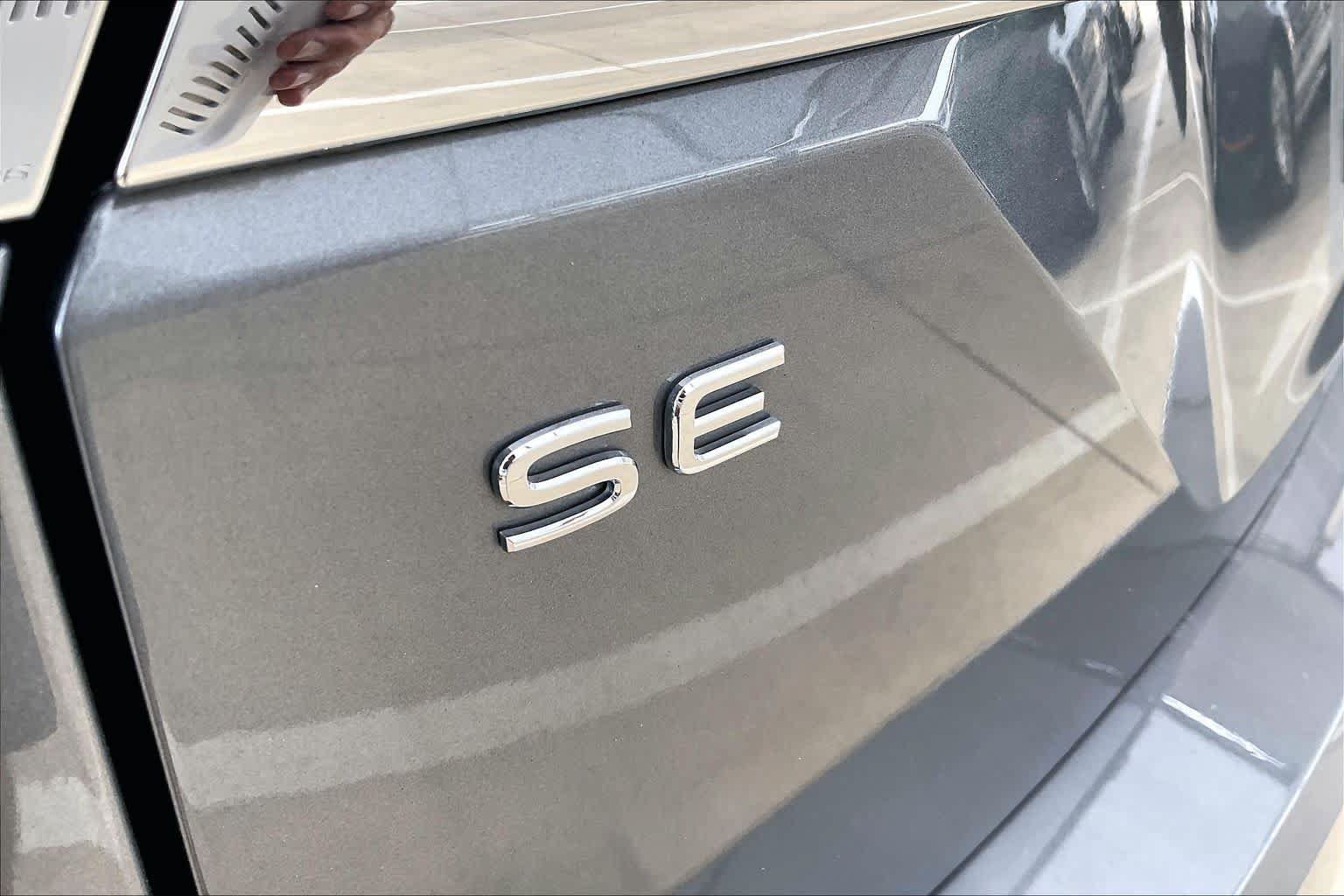 Used 2024 Volkswagen Atlas SE FWD image 31