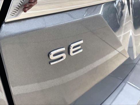 Used 2024 Volkswagen Atlas SE FWD image 31