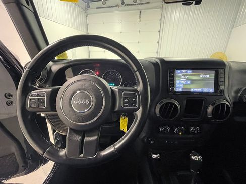 Used 2018 Jeep Wrangler Unlimited Sport AWD/4WD image 29