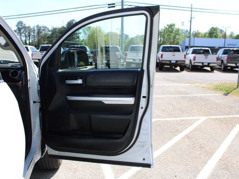 Used 2017 Toyota Tundra Limited image 29