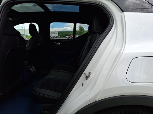Certified 2023 Volvo XC40 Recharge Ultimate AWD/4WD image 10