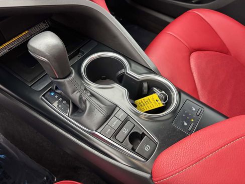 Used 2018 Toyota Camry XSE image 25