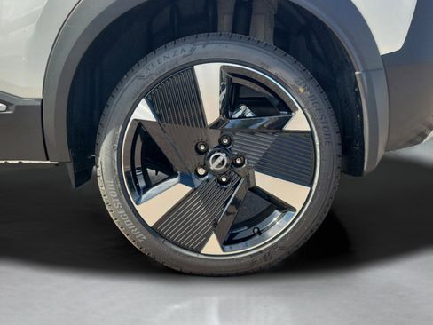 New 2026 Nissan Kicks SR image 7