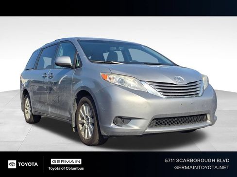 Used 2015 Toyota Sienna LE AWD/4WD image 1