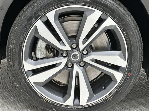 Certified 2023 Volvo V60 B5 Cross Country Plus w/ Climate Package image 10