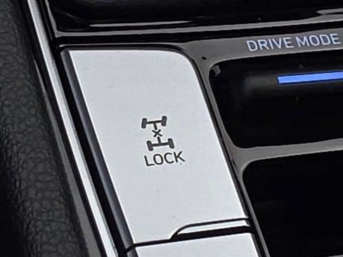 Certified 2025 Hyundai Santa Cruz SE image 5