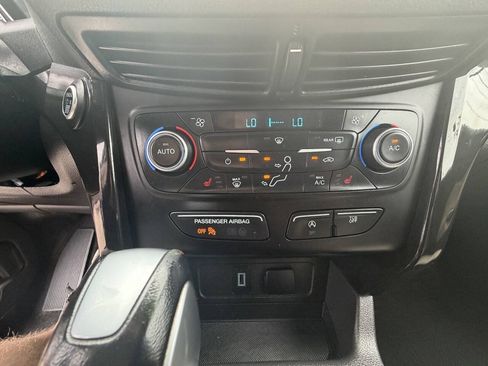 Used 2019 Ford Escape SEL w/ SEL Sport Appearance Package AWD/4WD image 18