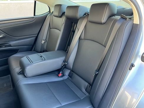 Used 2025 Lexus ES 350 w/ Premium Package FWD image 41