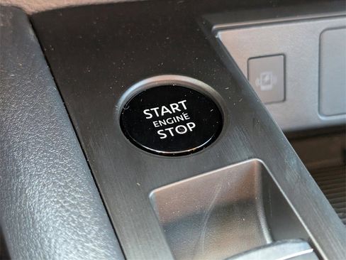 New 2026 Nissan Kicks SV w/ SV Premium Package image 27