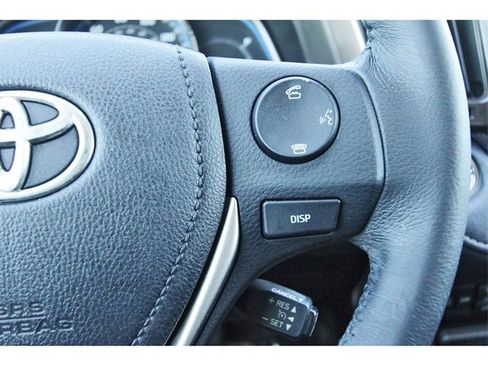 Used 2015 Toyota RAV4 Limited image 19