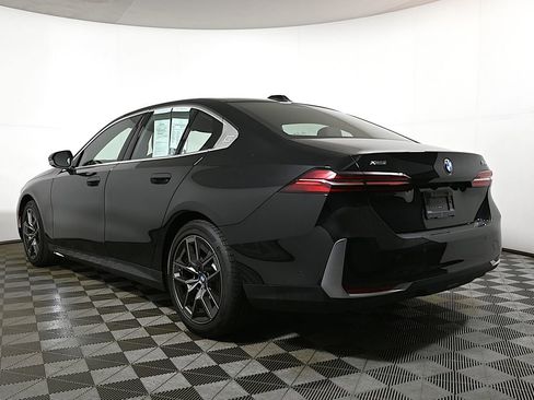 Used 2024 BMW 530i xDrive AWD/4WD image 5