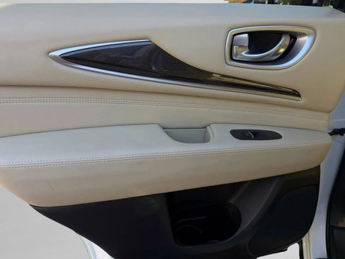 Used 2019 INFINITI QX60 Luxe w/ Essential Package image 19