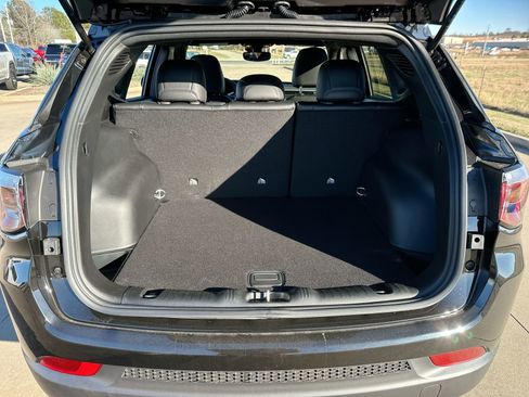 New 2026 Jeep Compass Latitude image 22