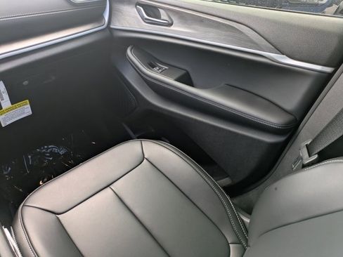 New 2025 Jeep Grand Cherokee Limited w/ Black Appearance Package image 15