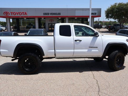 Used 2022 Toyota Tacoma SR w/ SX Package RWD image 2