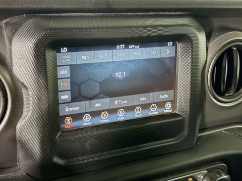 Used 2023 Jeep Wrangler Unlimited w/ Convenience Group AWD/4WD image 19