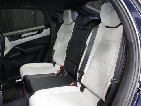 New 2026 Porsche Cayenne S image 19