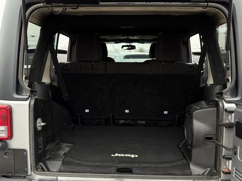 Used 2013 Jeep Wrangler Unlimited Sahara w/ Connectivity Group image 26