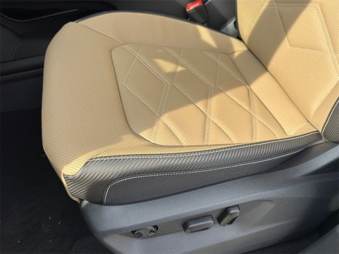 New 2026 Volkswagen Atlas Cross Sport SE image 13